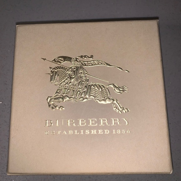 Burberry watch - Picture 1 of 7